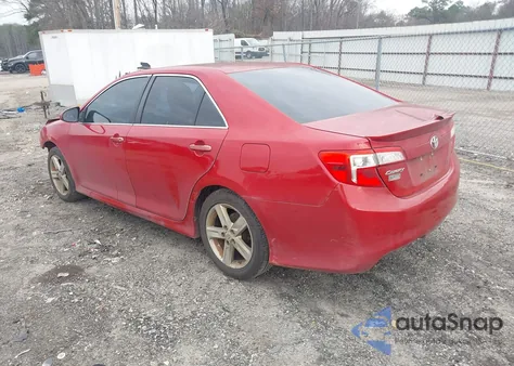 2014 Toyota Camry Se z USA, uszkodzony, nr VIN 4T1BF1FK6EU868358